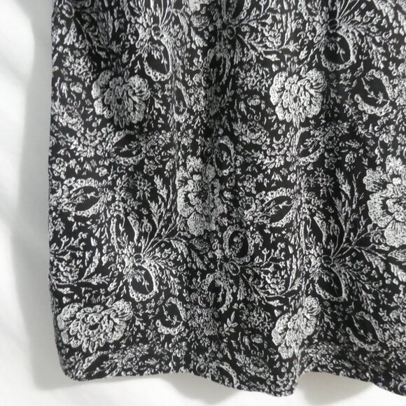 CROFT & BARROW Classic Tee | large | Floral Short Sleeve Black and White T-Shirt - Picture 12 of 15